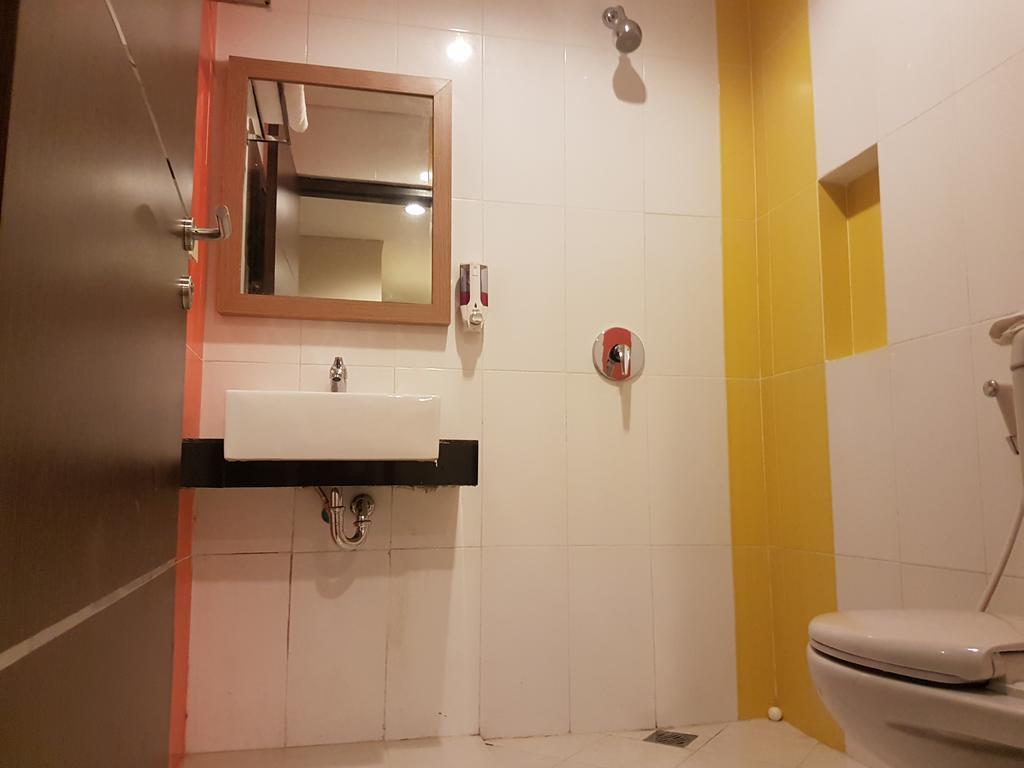 Budget Hotel Ambon Extérieur photo
