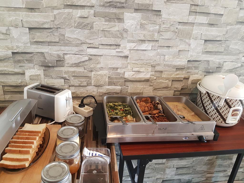 Budget Hotel Ambon Extérieur photo