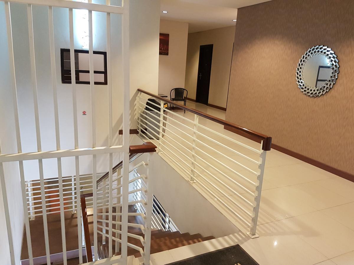 Budget Hotel Ambon Extérieur photo