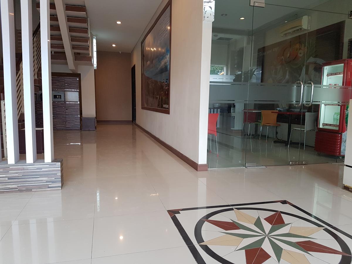 Budget Hotel Ambon Extérieur photo