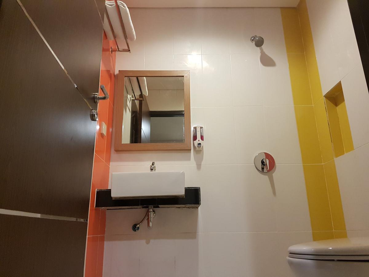 Budget Hotel Ambon Extérieur photo