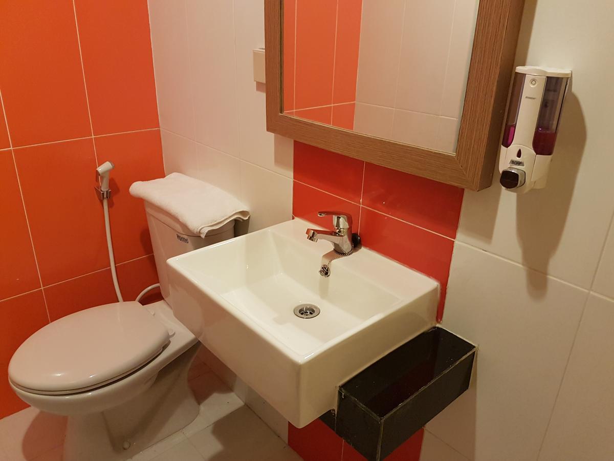Budget Hotel Ambon Extérieur photo
