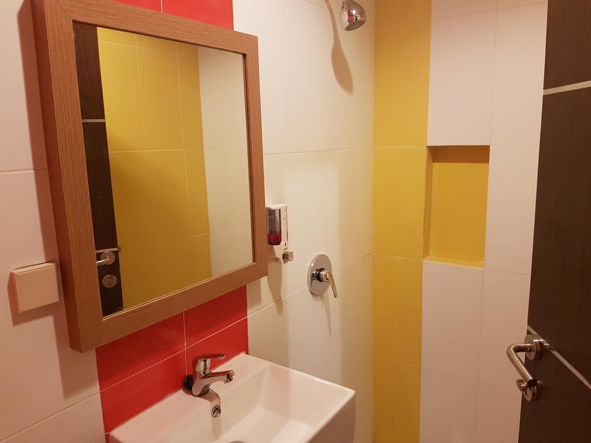 Budget Hotel Ambon Extérieur photo