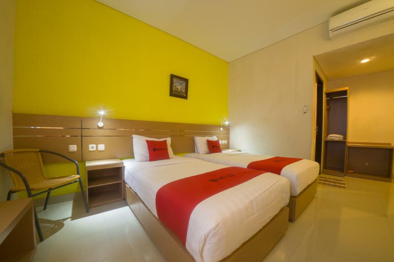 Budget Hotel Ambon Extérieur photo