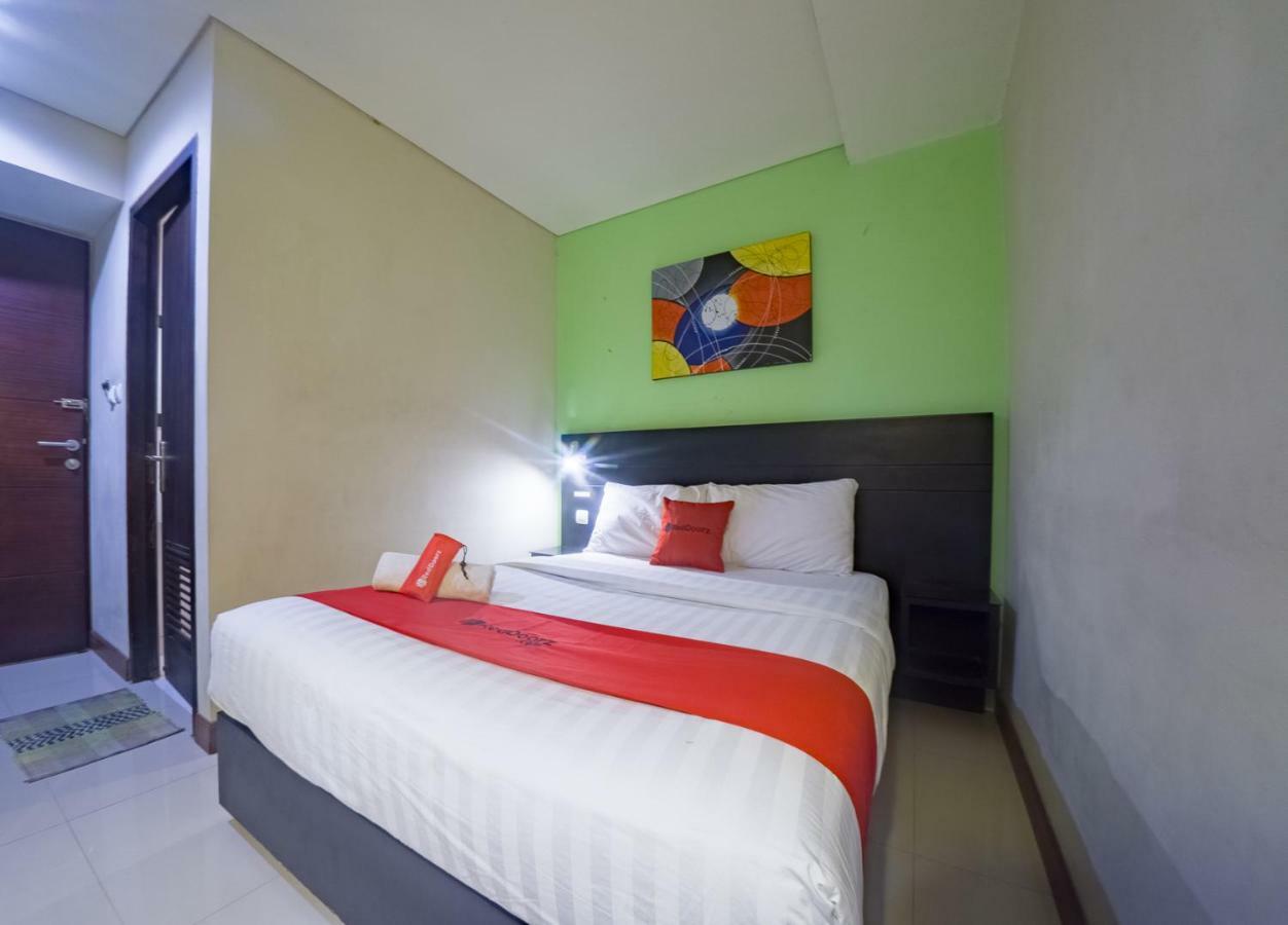Budget Hotel Ambon Extérieur photo
