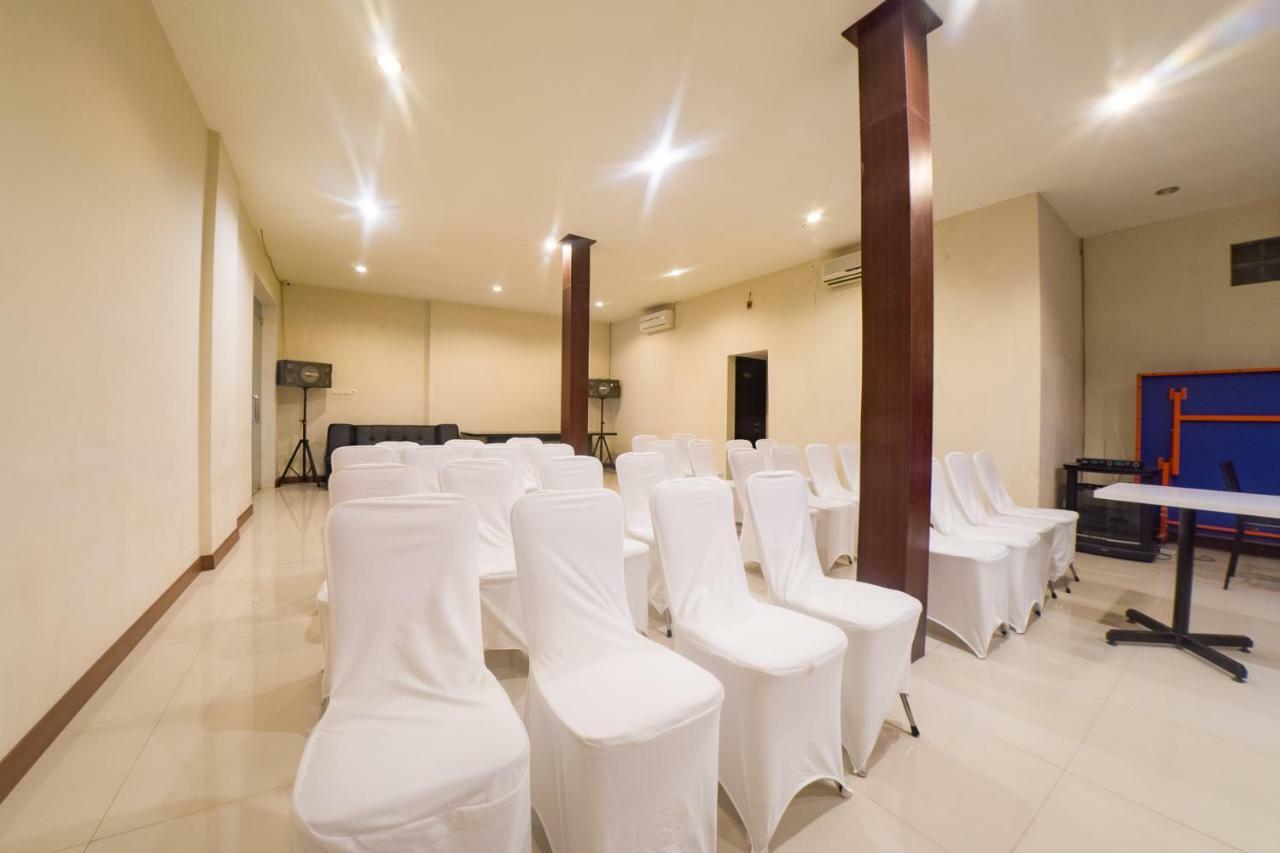Budget Hotel Ambon Extérieur photo