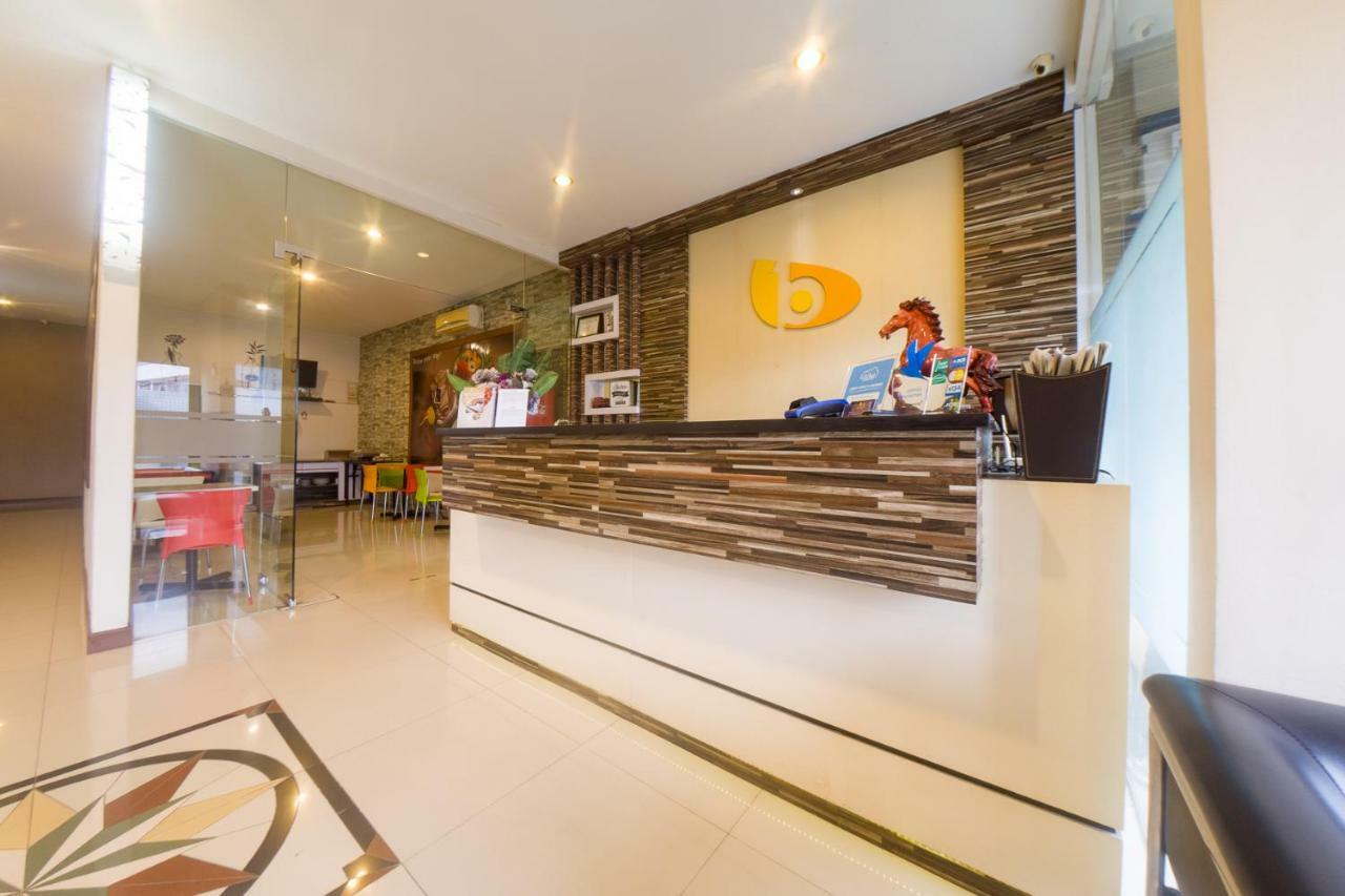 Budget Hotel Ambon Extérieur photo
