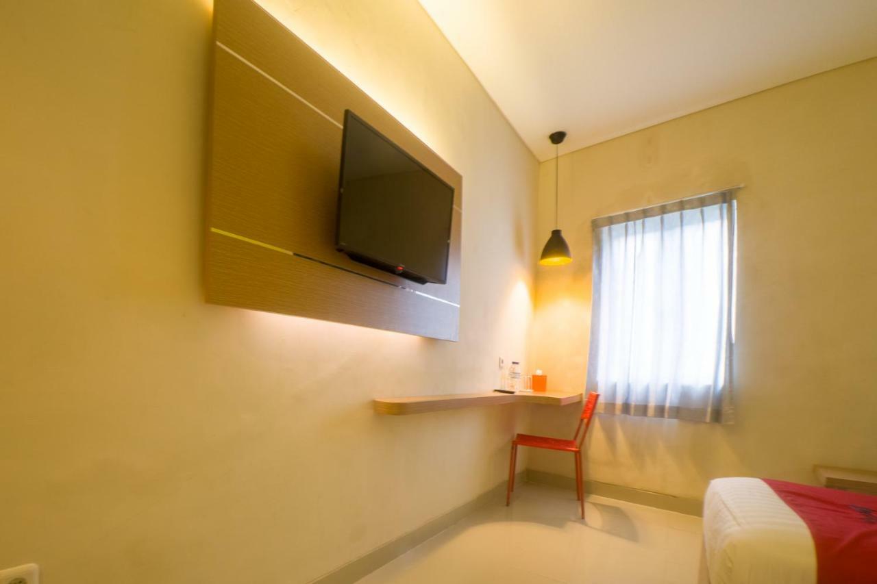 Budget Hotel Ambon Extérieur photo