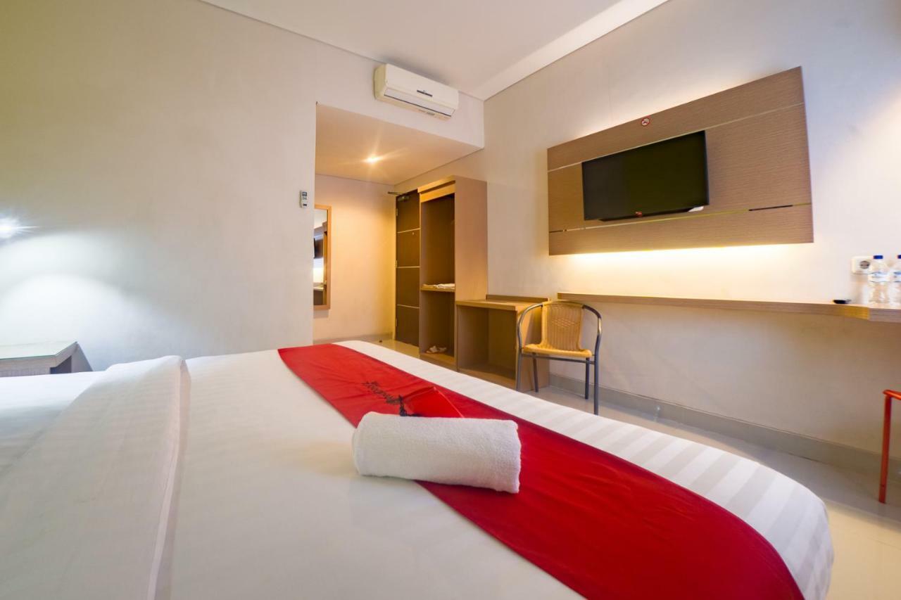 Budget Hotel Ambon Extérieur photo