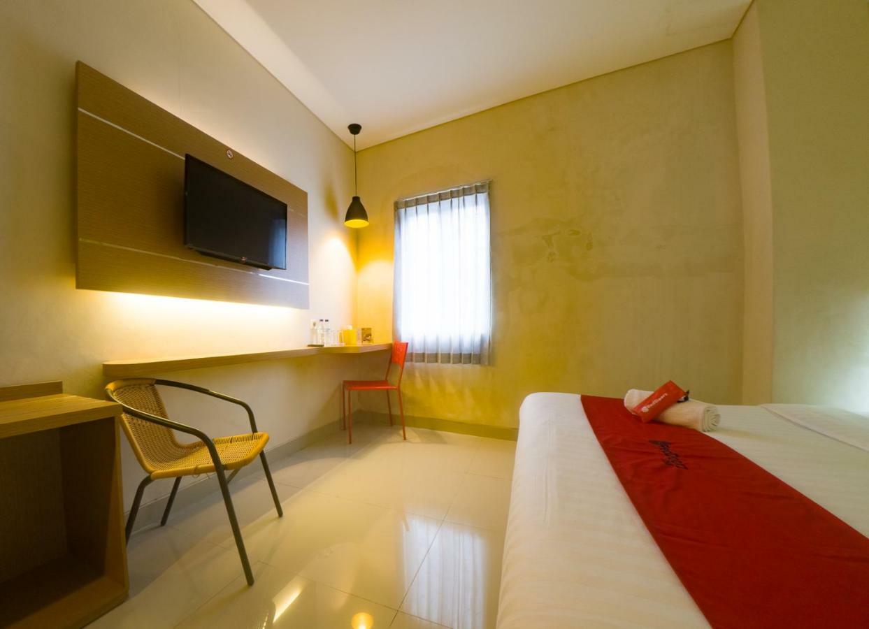 Budget Hotel Ambon Extérieur photo