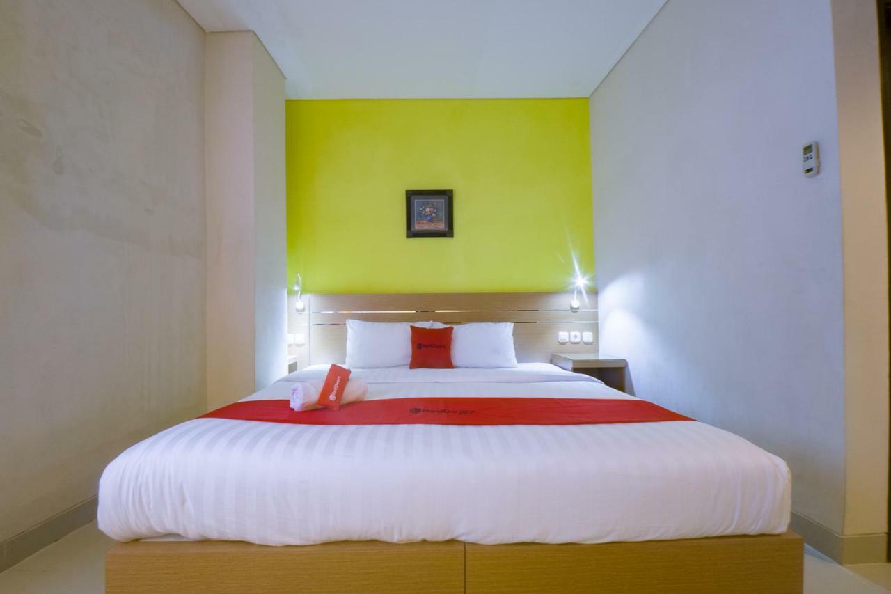 Budget Hotel Ambon Extérieur photo