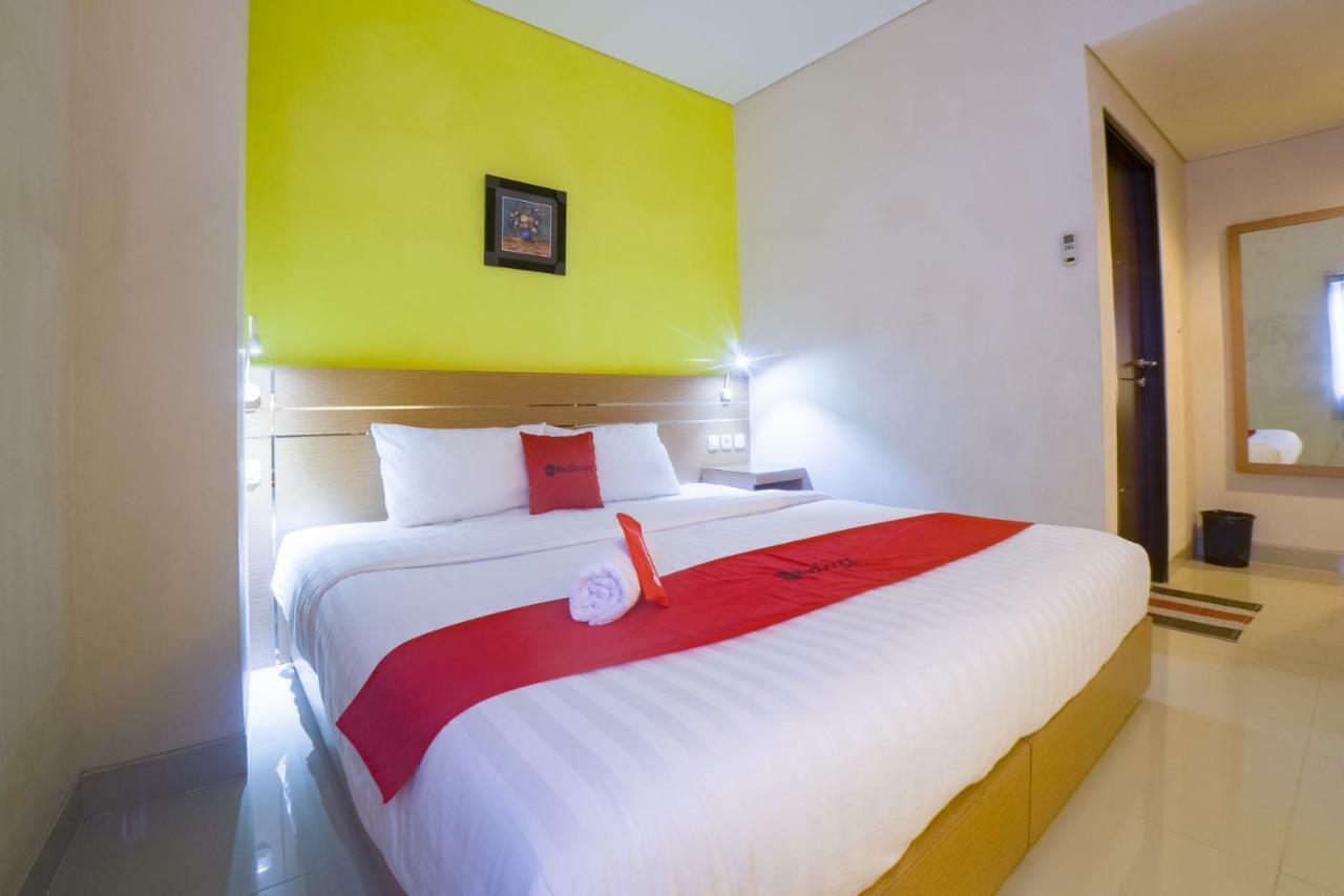Budget Hotel Ambon Extérieur photo