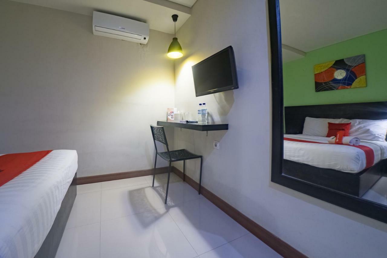 Budget Hotel Ambon Extérieur photo