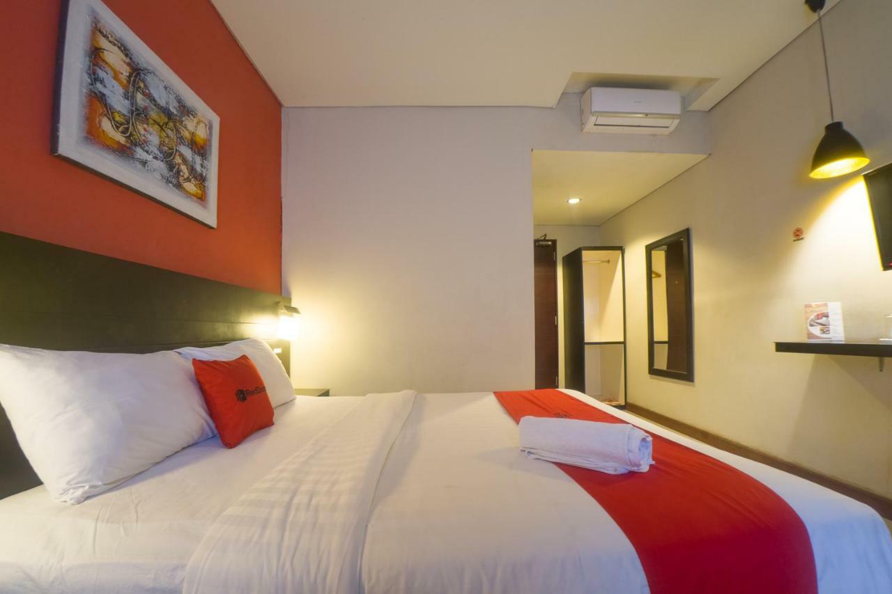 Budget Hotel Ambon Extérieur photo