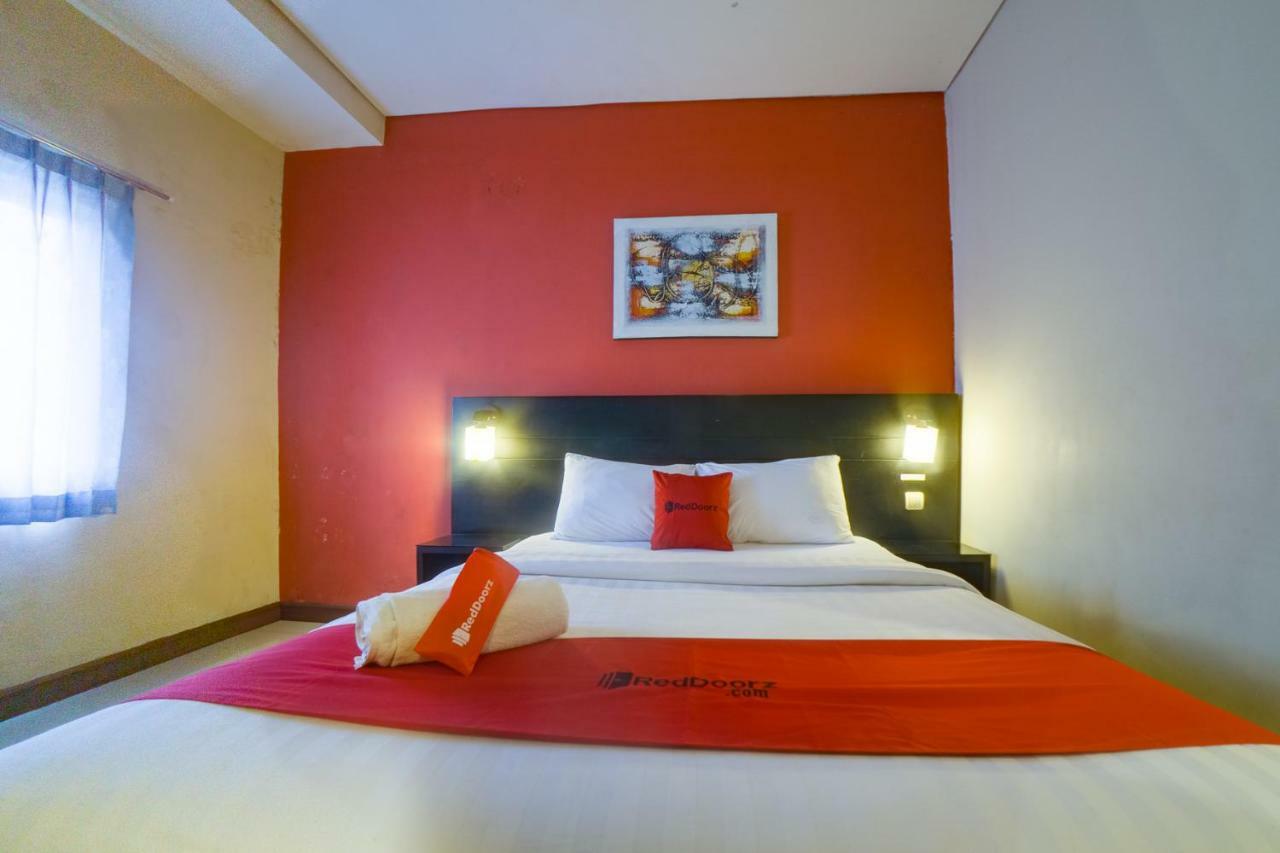 Budget Hotel Ambon Extérieur photo
